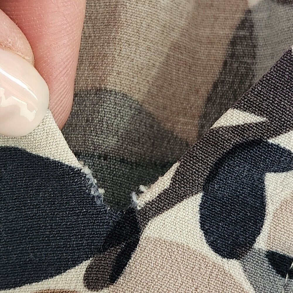 Boden V-Neck Blouse Womens 4 Brown Gray Leaf Print 3/4 Sleeve WA370 *MINOR FLAW - Picture 10 of 10